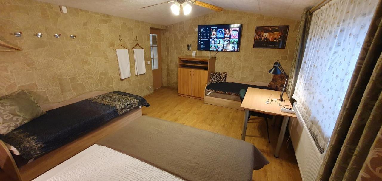 Aparthotel 4 ,, Cosy House Billiard " - Sauna & Parking Каунас Экстерьер фото